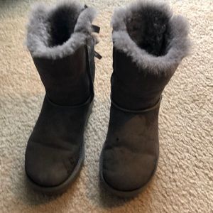 grey ugg boots with bows size 6 womens